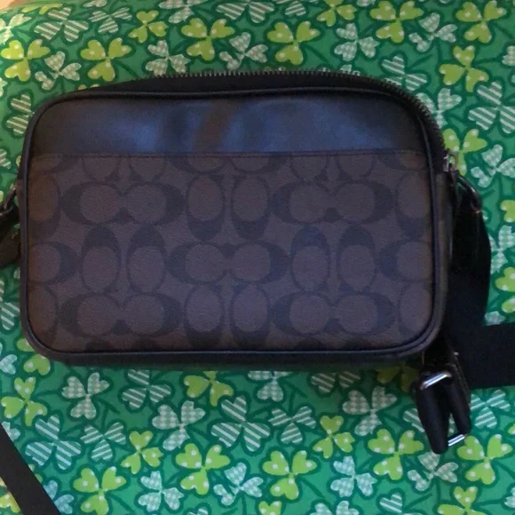 Unisex coach Messenger bag. Real coach